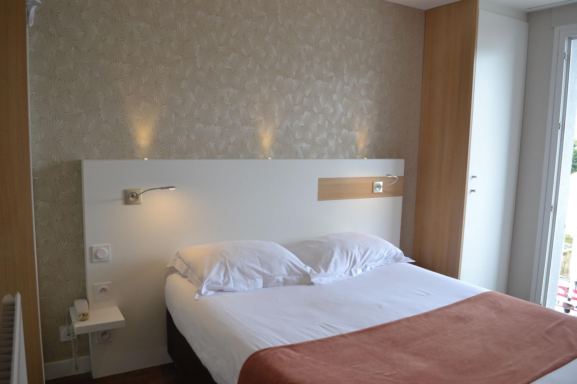 Brit Hotel Les Alizes Порник Экстерьер фото