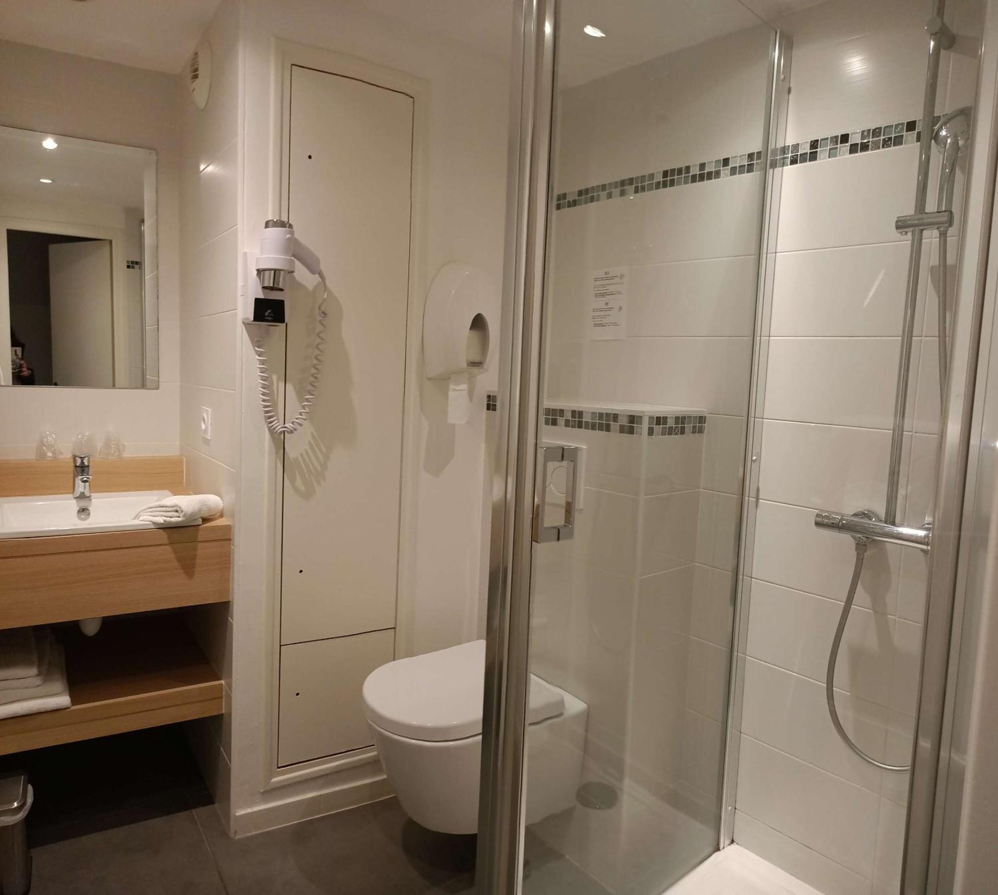 Brit Hotel Les Alizes Порник Экстерьер фото