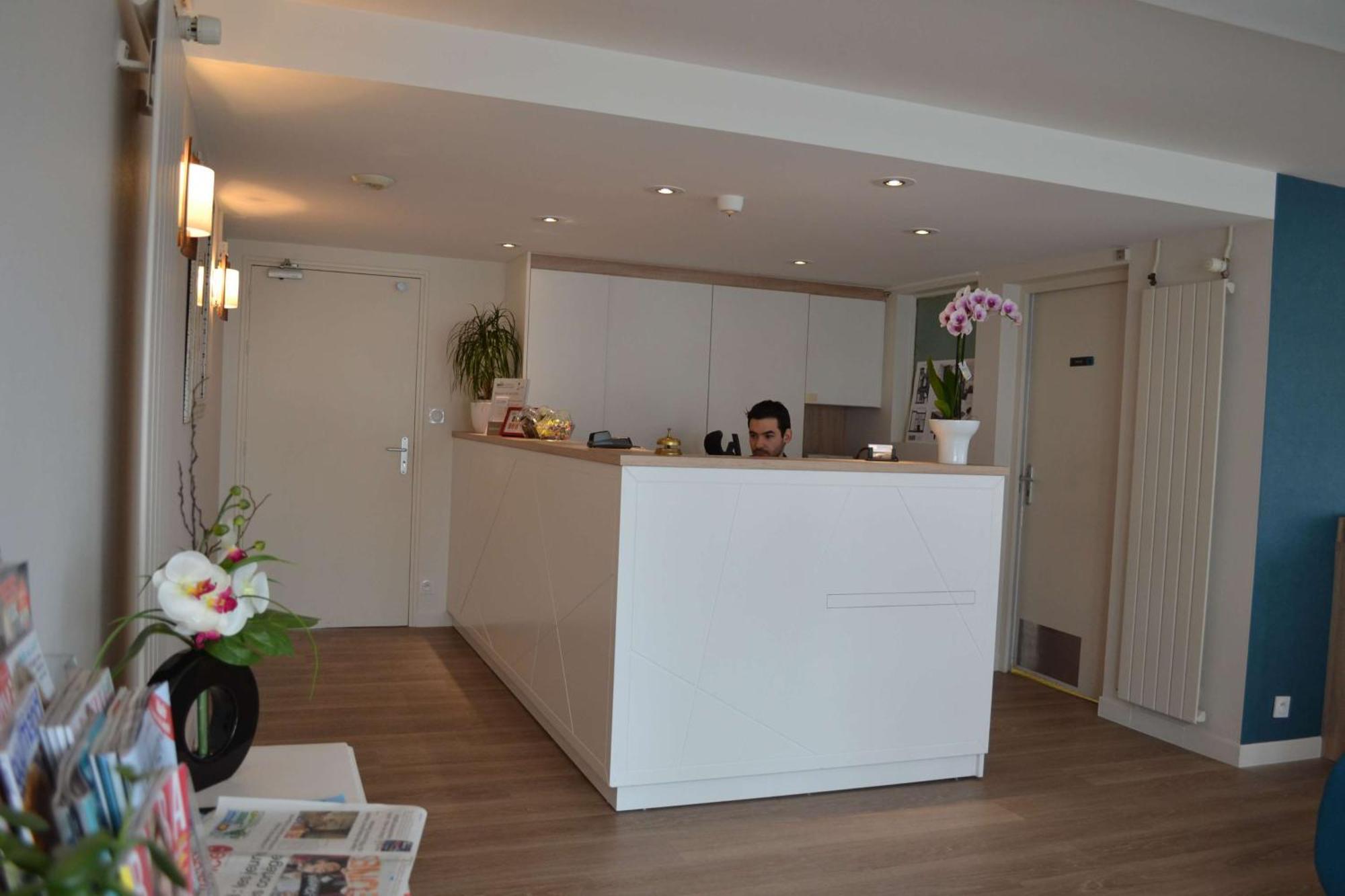 Brit Hotel Les Alizes Порник Экстерьер фото