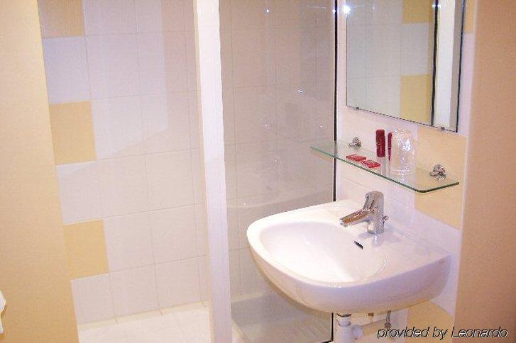 Brit Hotel Les Alizes Порник Экстерьер фото