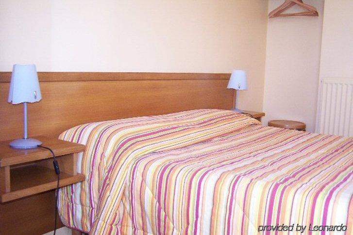 Brit Hotel Les Alizes Порник Экстерьер фото