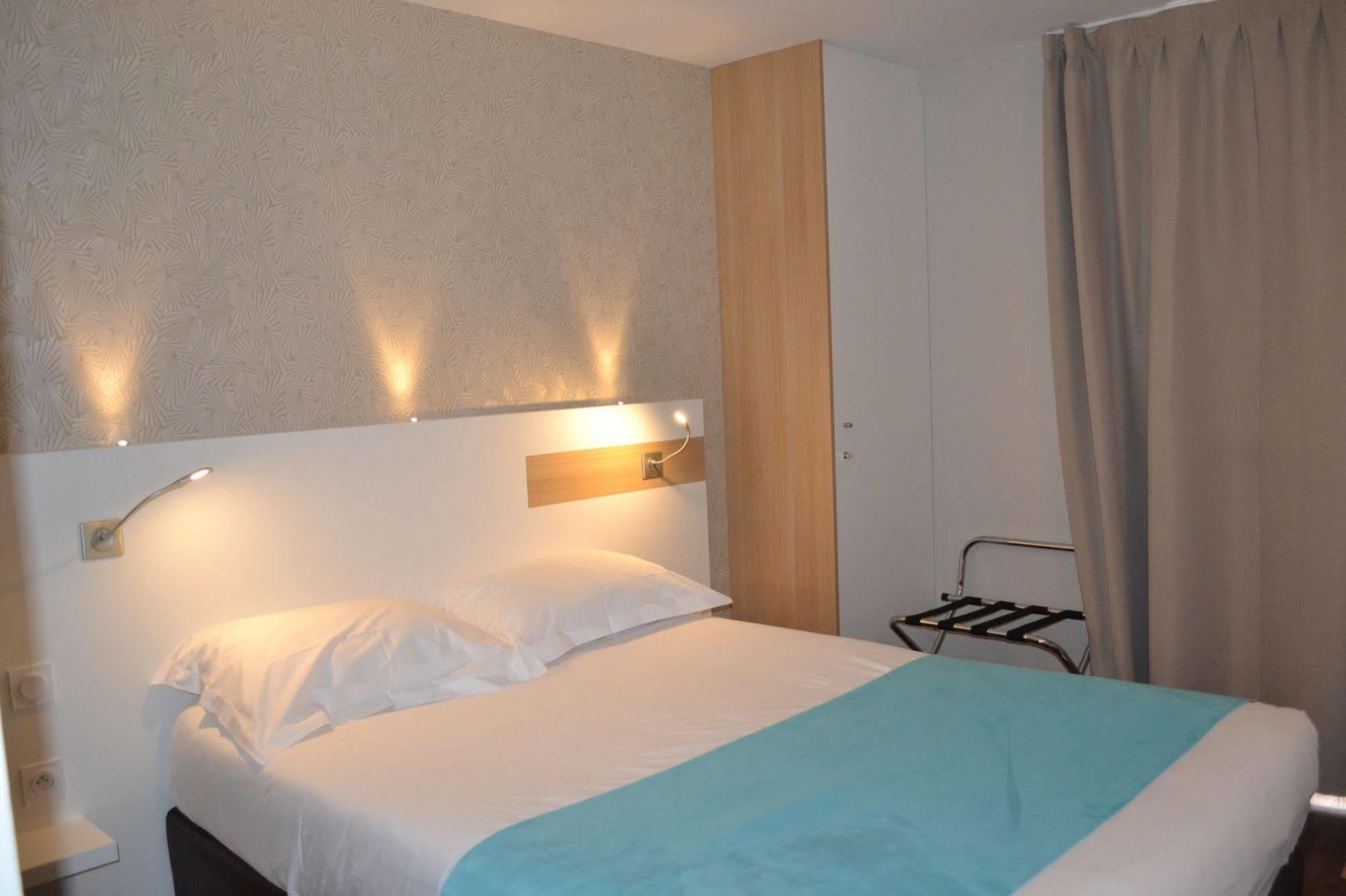 Brit Hotel Les Alizes Порник Экстерьер фото